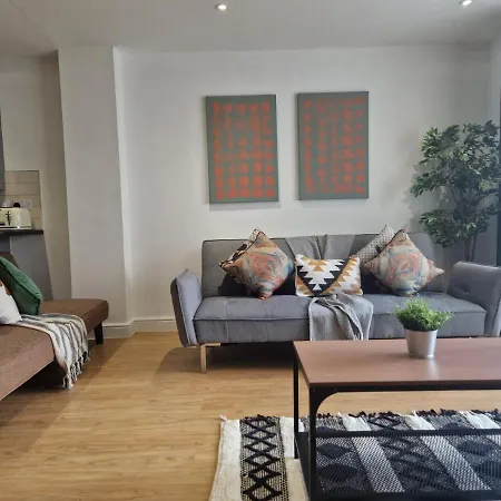 Exquisite - Sleeps 8 - Garden - Parking