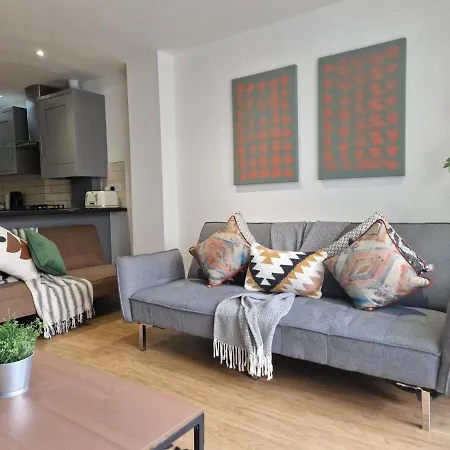 Exquisite - Sleeps 8 - Garden - Parking * Bristol