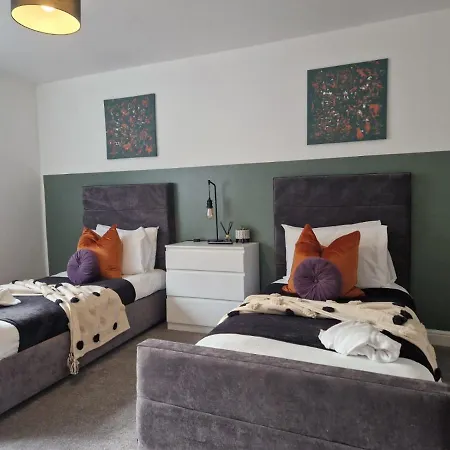 Exquisite - Sleeps 8 - Garden - Parking Bristol