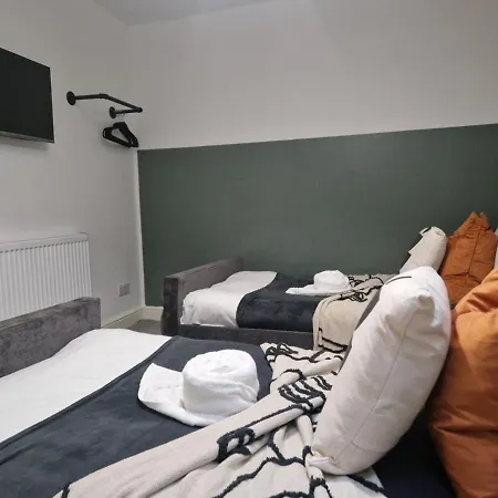 Exquisite - Sleeps 8 - Garden - Parking