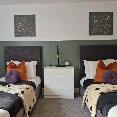 Exquisite - Sleeps 8 - Garden - Parking * Bristol
